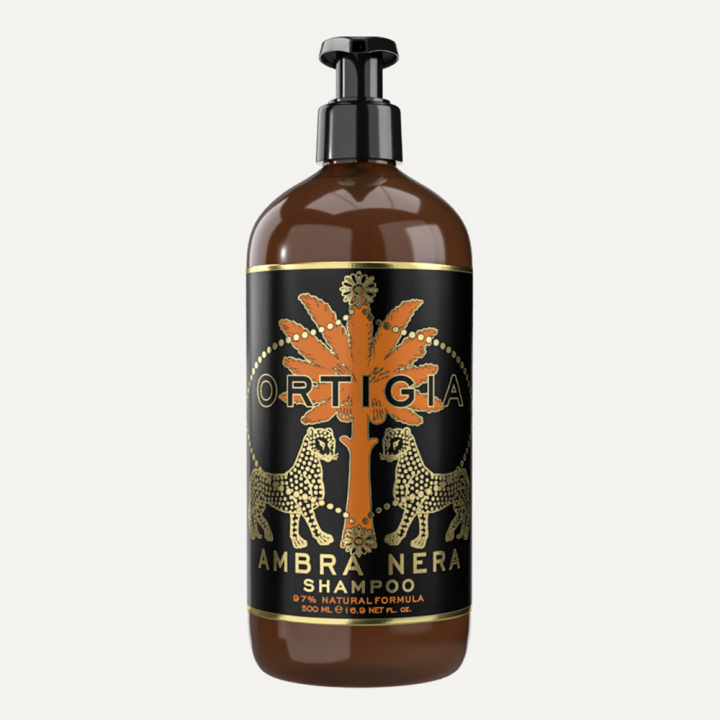 ORTIGIA SHAMPOO GEL, AMBRA NERA NATURAL IN OMEGA DISPENSER 500ML in the group BOUTIQUE BAZAAR / CONTRACT CLUB / ORTIGIA at AMEGA LAB AB (ORTAN17631P1EUR)